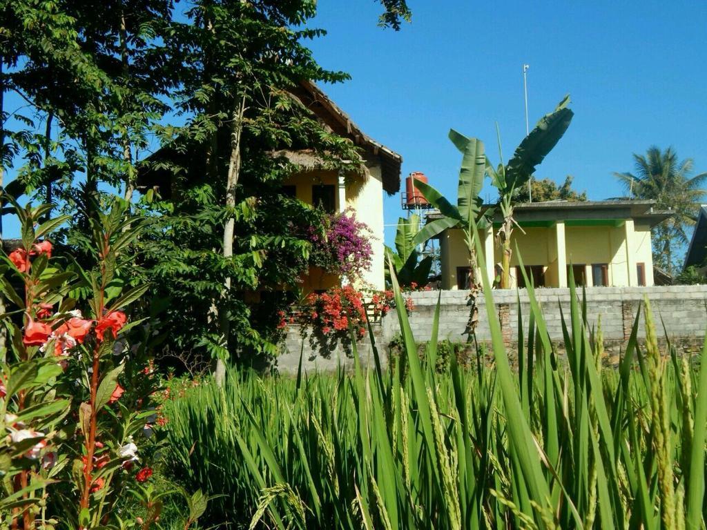 Kembang Kuning Cottages Tetebatu Exterior photo